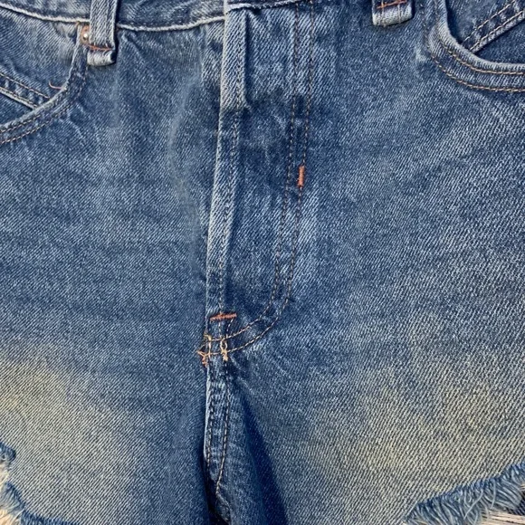 New We The Free Now or Never Denim Blue Frayed Jean Shorts Westend Size 27 - Picture 5 of 13